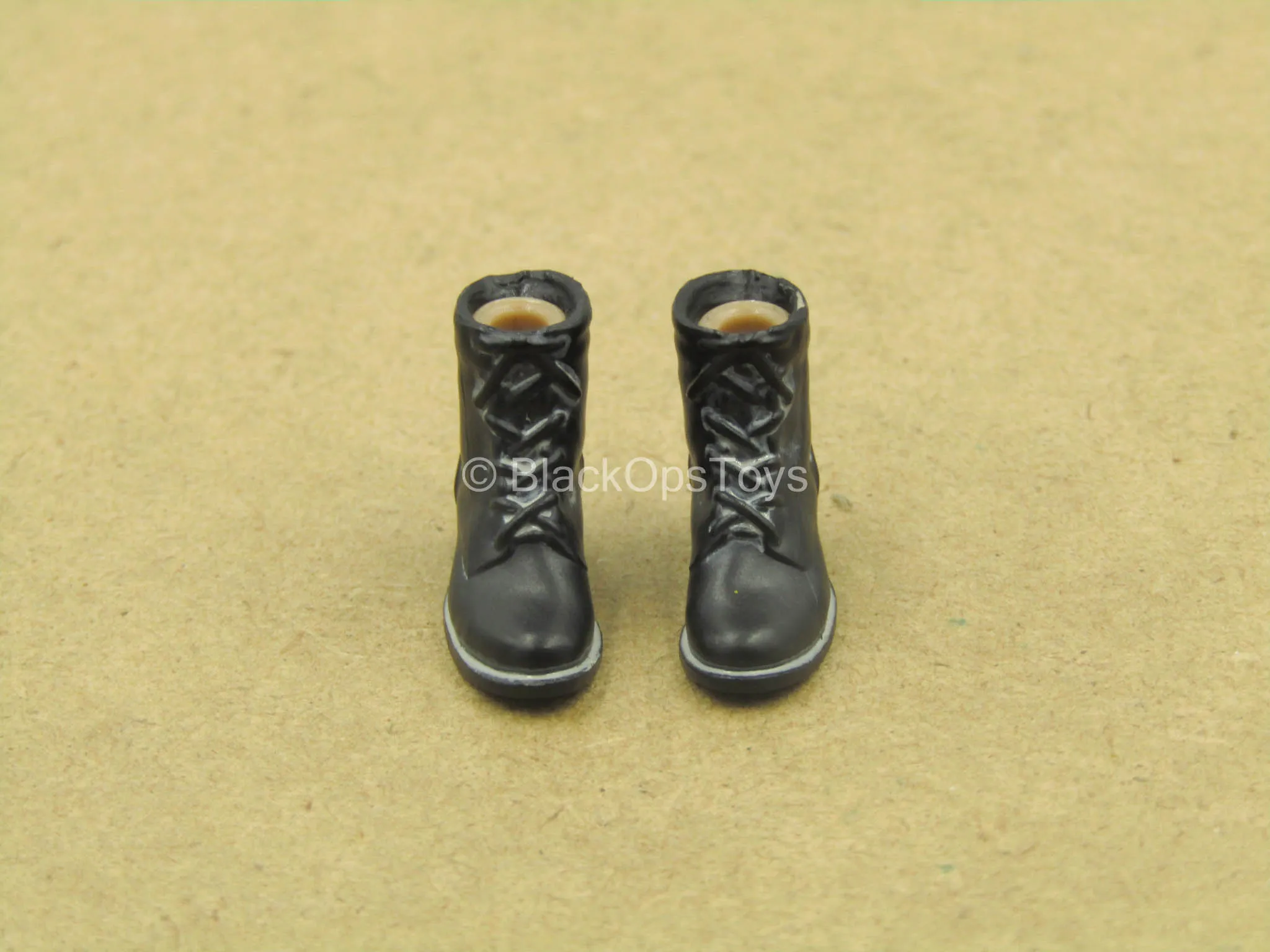 1/12 - Terminator Dark Fate - Sarah Connor - Black Boots (Peg Type)