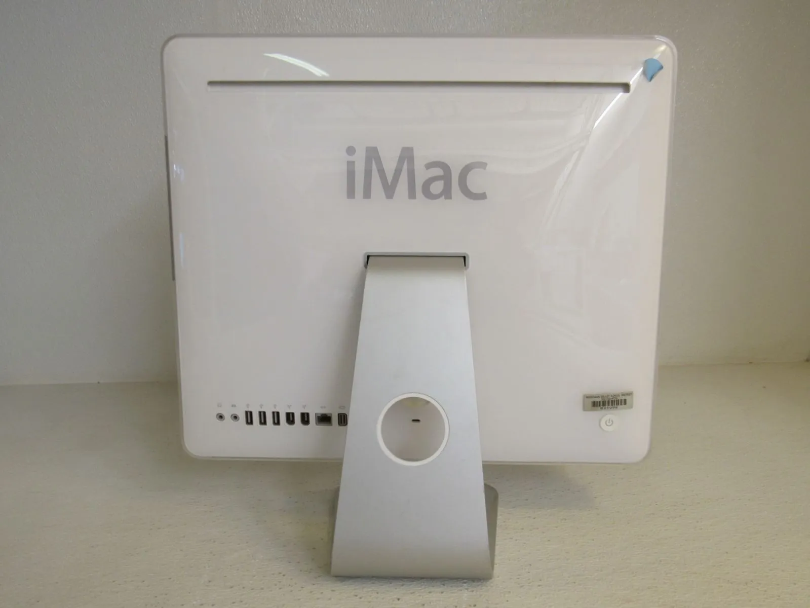 Apple iMac 17 in All In One Computer Bare Unit S White/Gray 1GB RAM A1195 -- Used