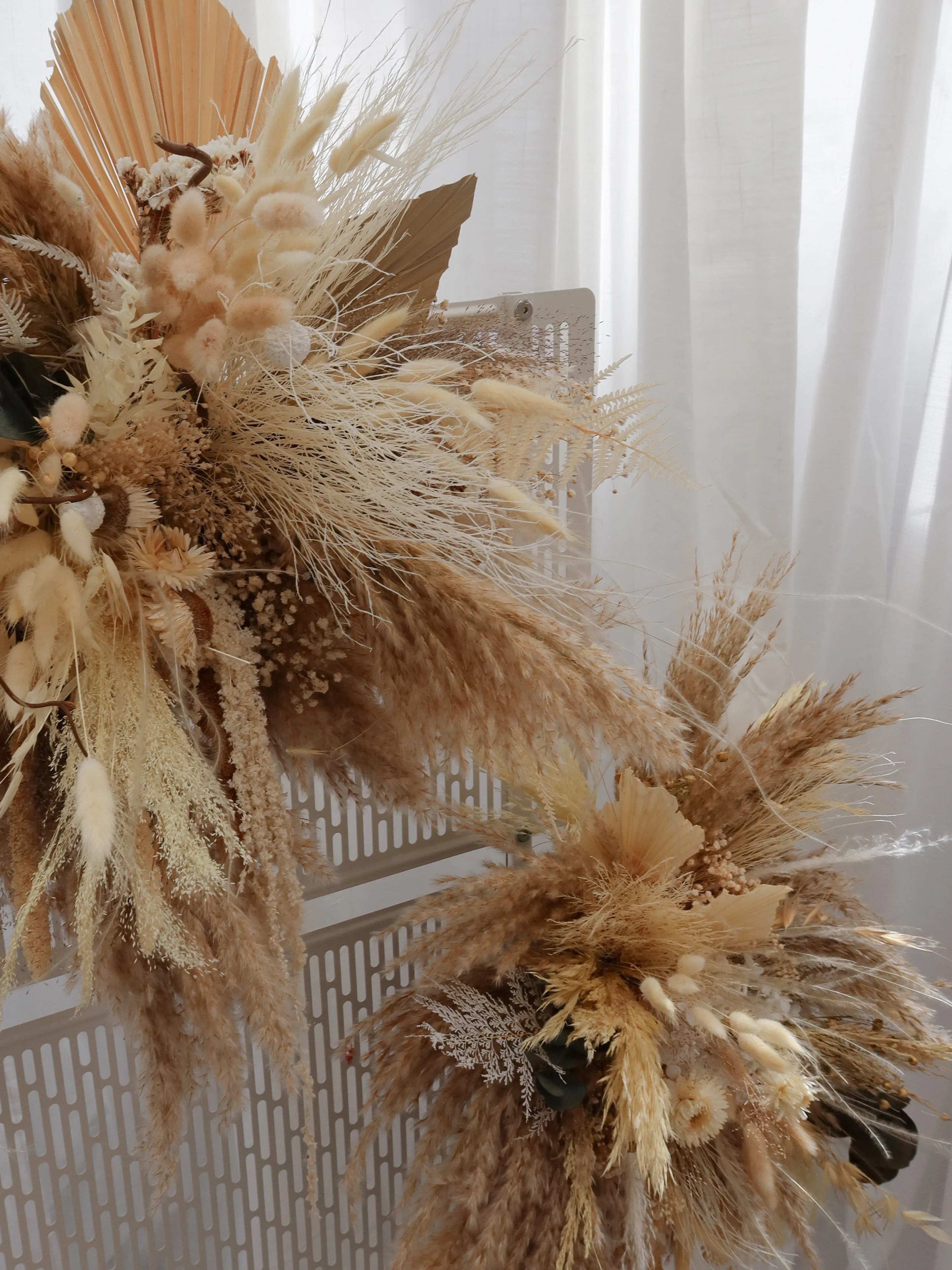 Dried Flowers Arch Decoration - Natural Cream & Brown