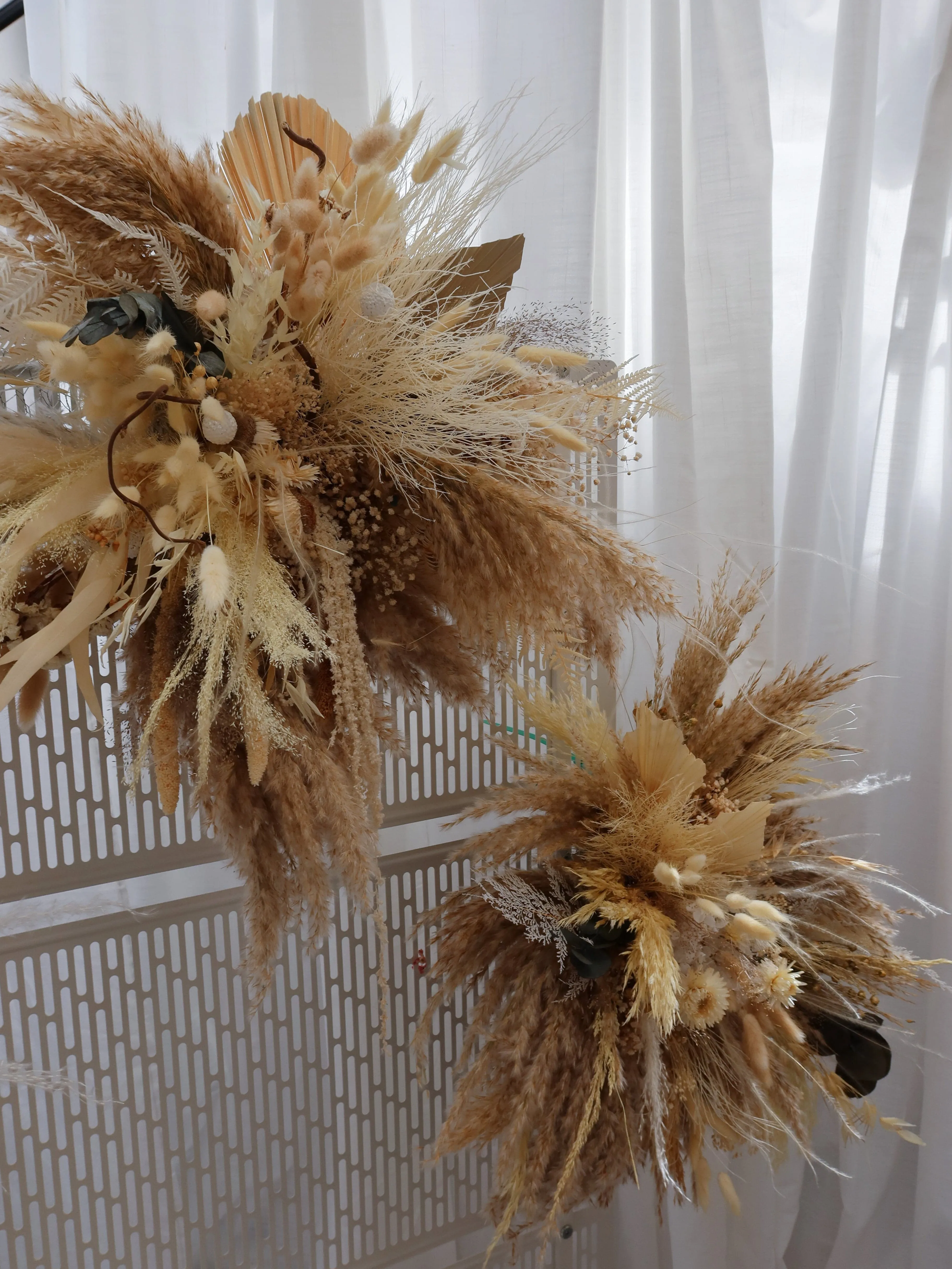 Dried Flowers Arch Decoration - Natural Cream & Brown