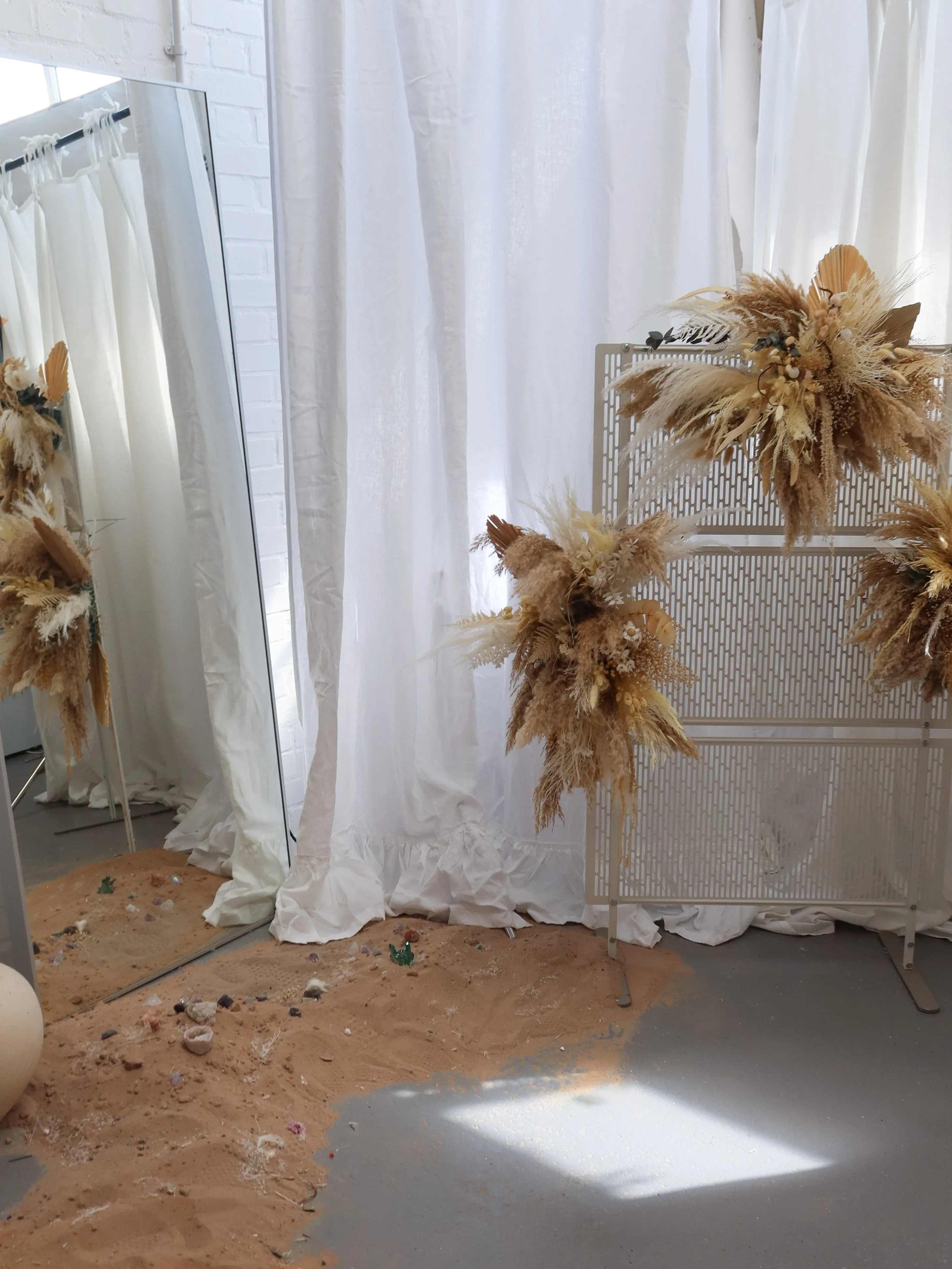 Dried Flowers Arch Decoration - Natural Cream & Brown