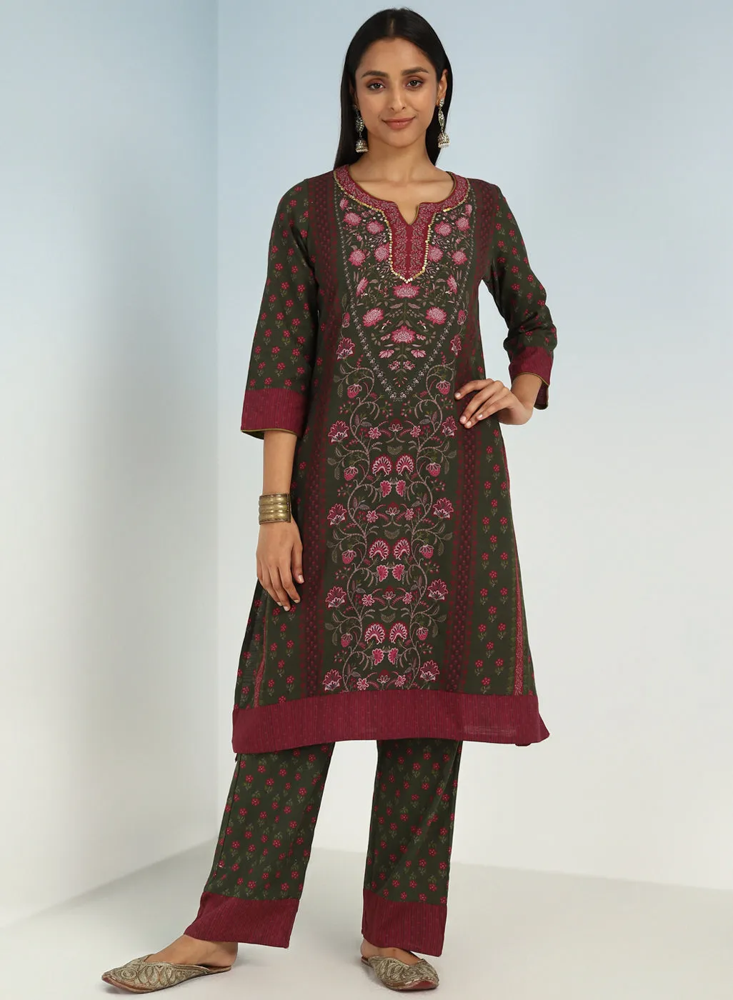 Green Kurta Set with Round neck and Contrast Front Placket