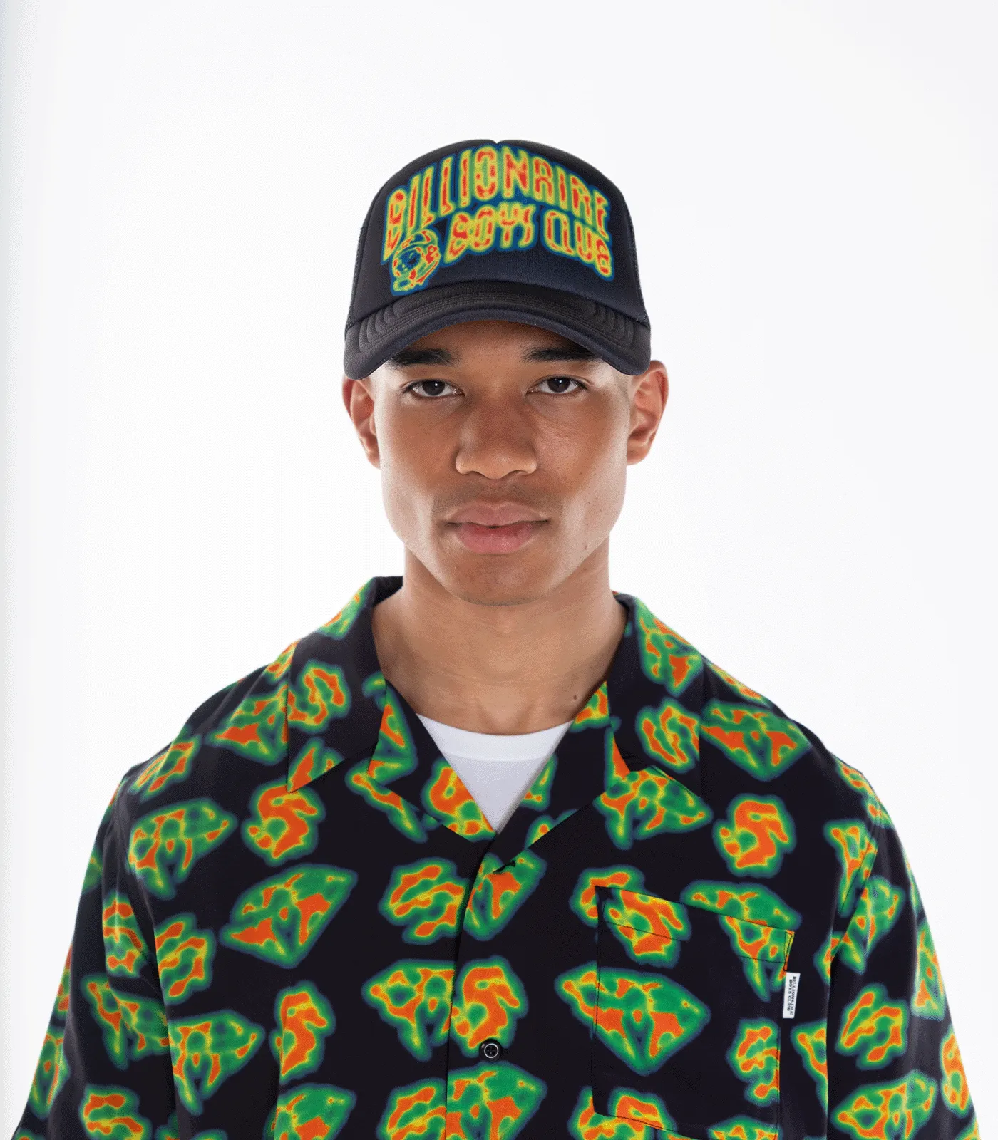 HEAT MAP ARCH LOGO TRUCKER CAP - BLACK