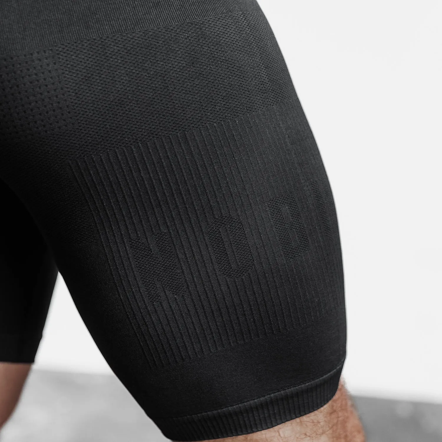 Men's Midweight Seamless Compression Short 9"