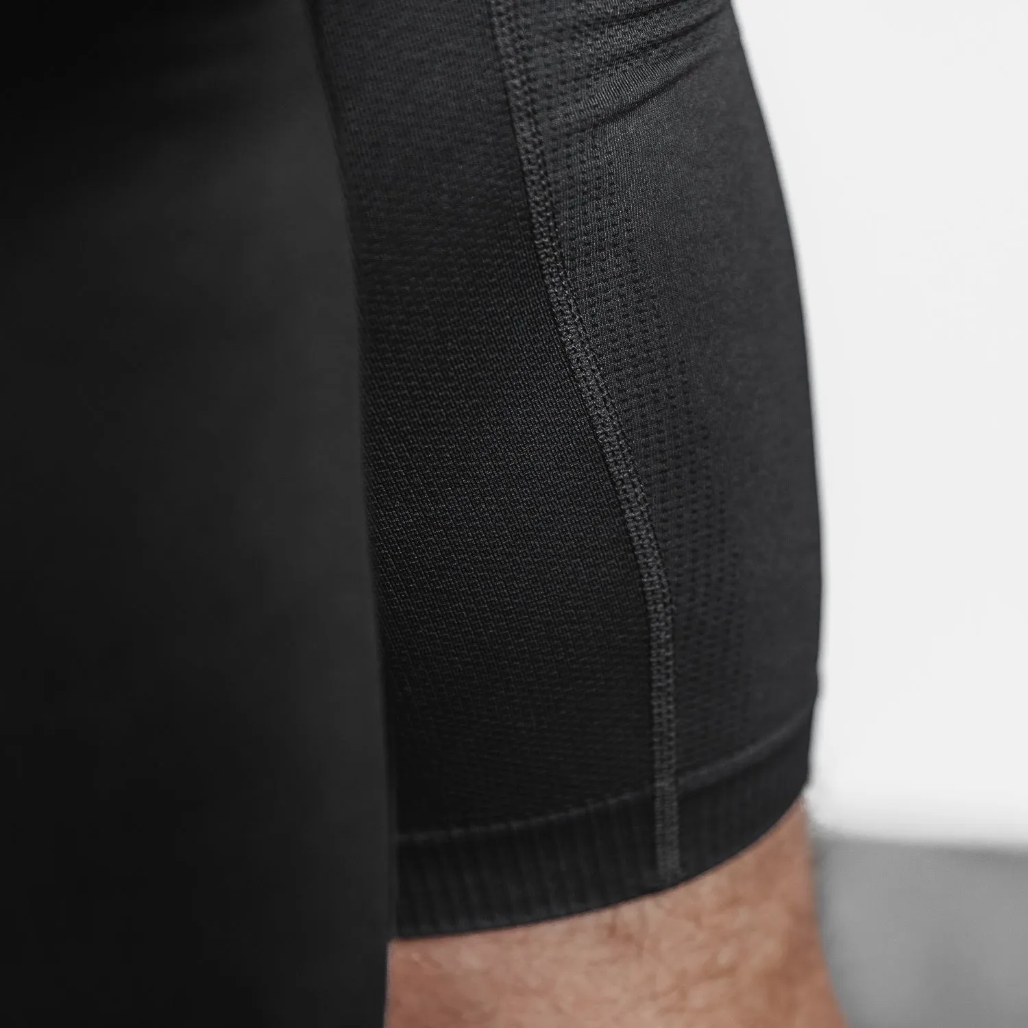 Men's Midweight Seamless Compression Short 9"